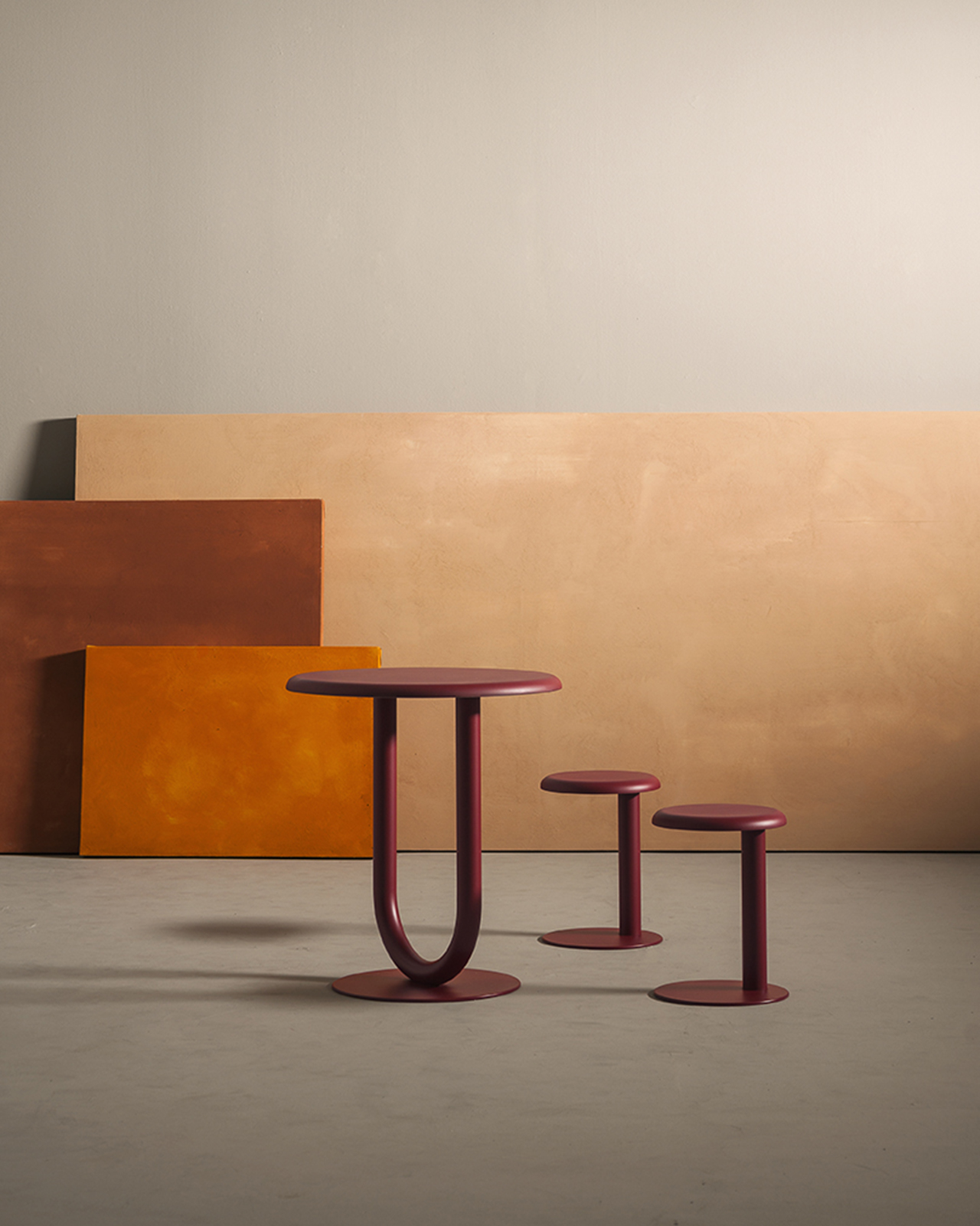 STRONG LOW STOOL